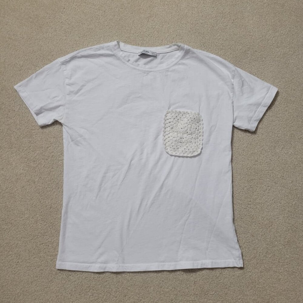 Stradivarius Women's White Cotton Crochet Pocket Tee, Size Small